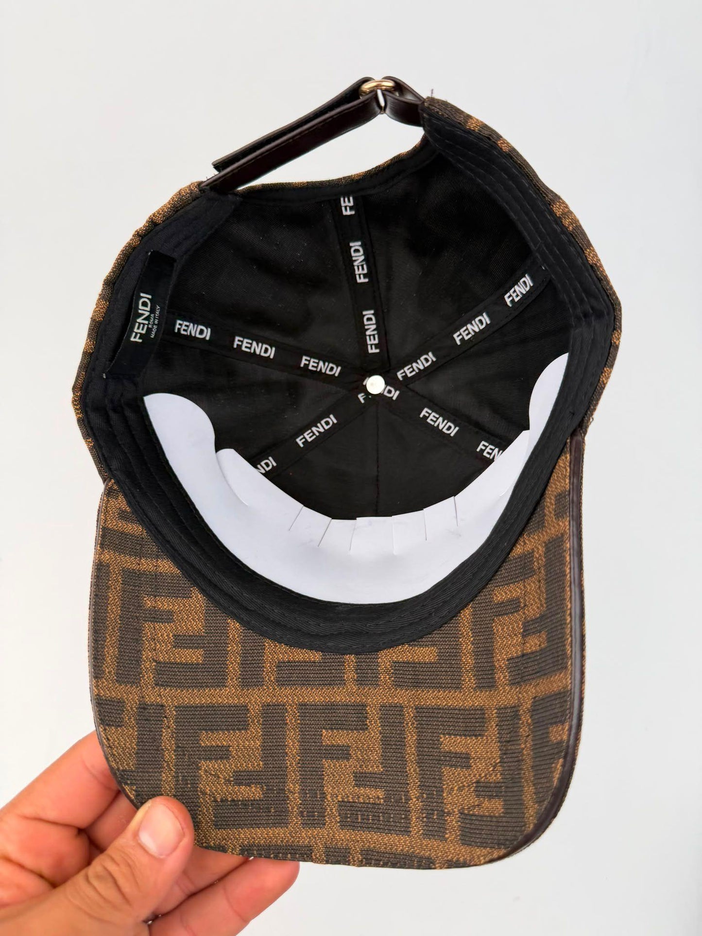 GORRA FINDI - M1