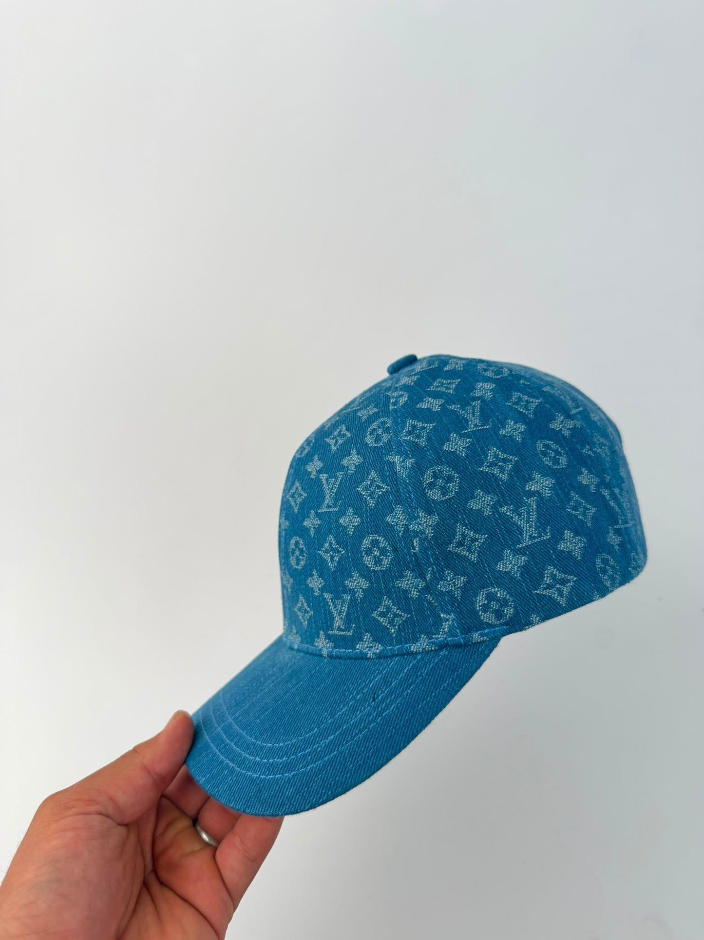 GORRA LOUIS VUITTON - M5