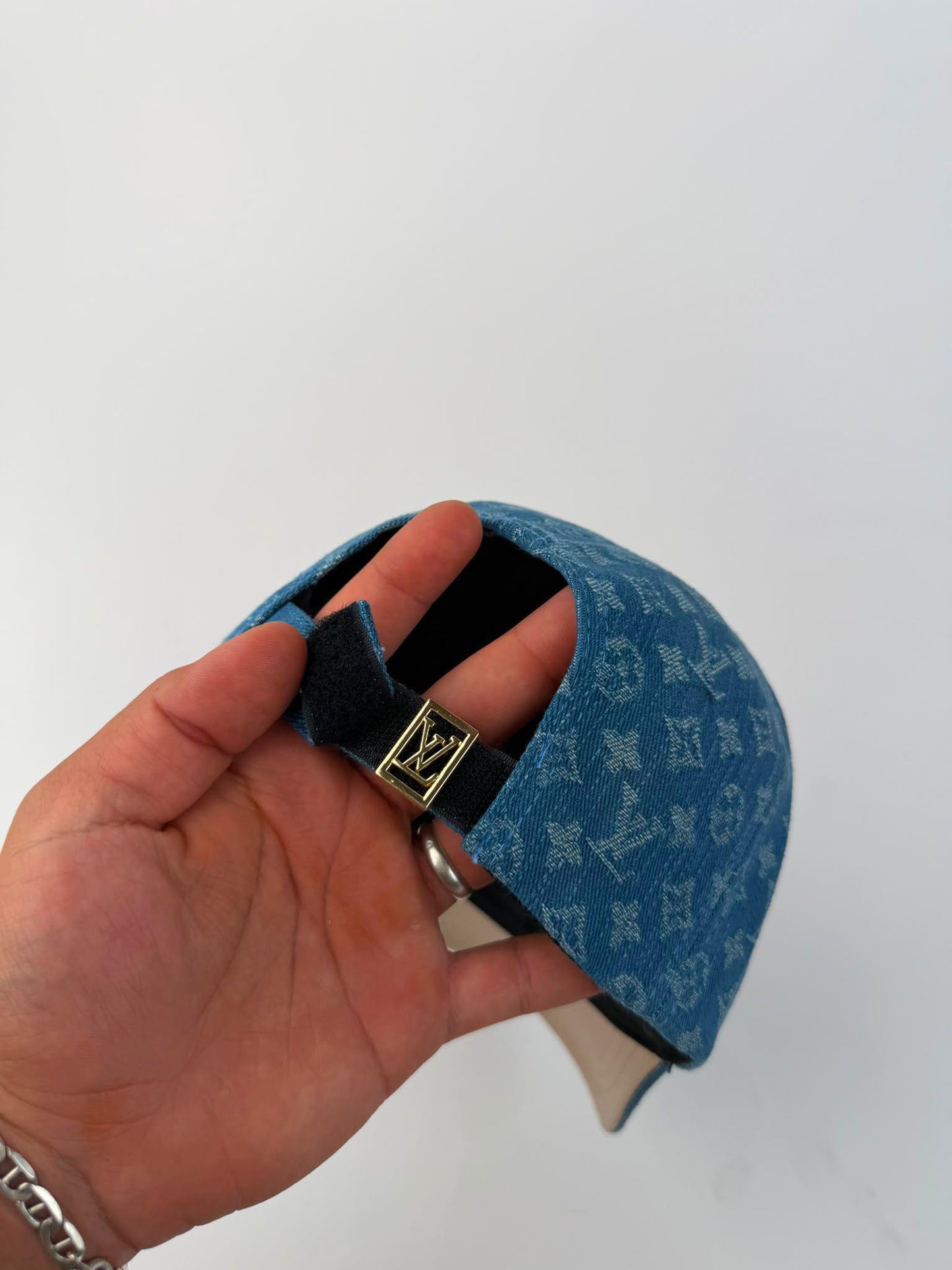 GORRA LOUIS VUITTON - M5