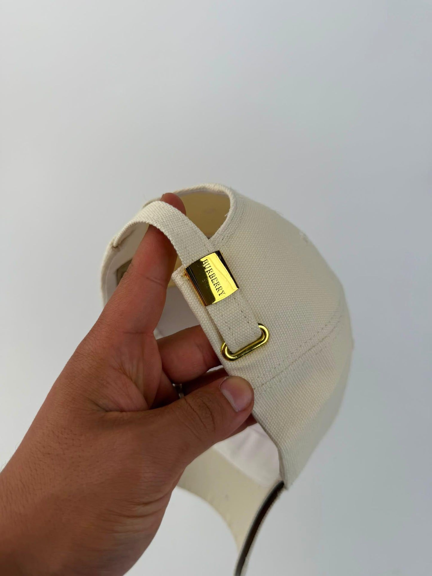 GORRA BURBERRY - M8