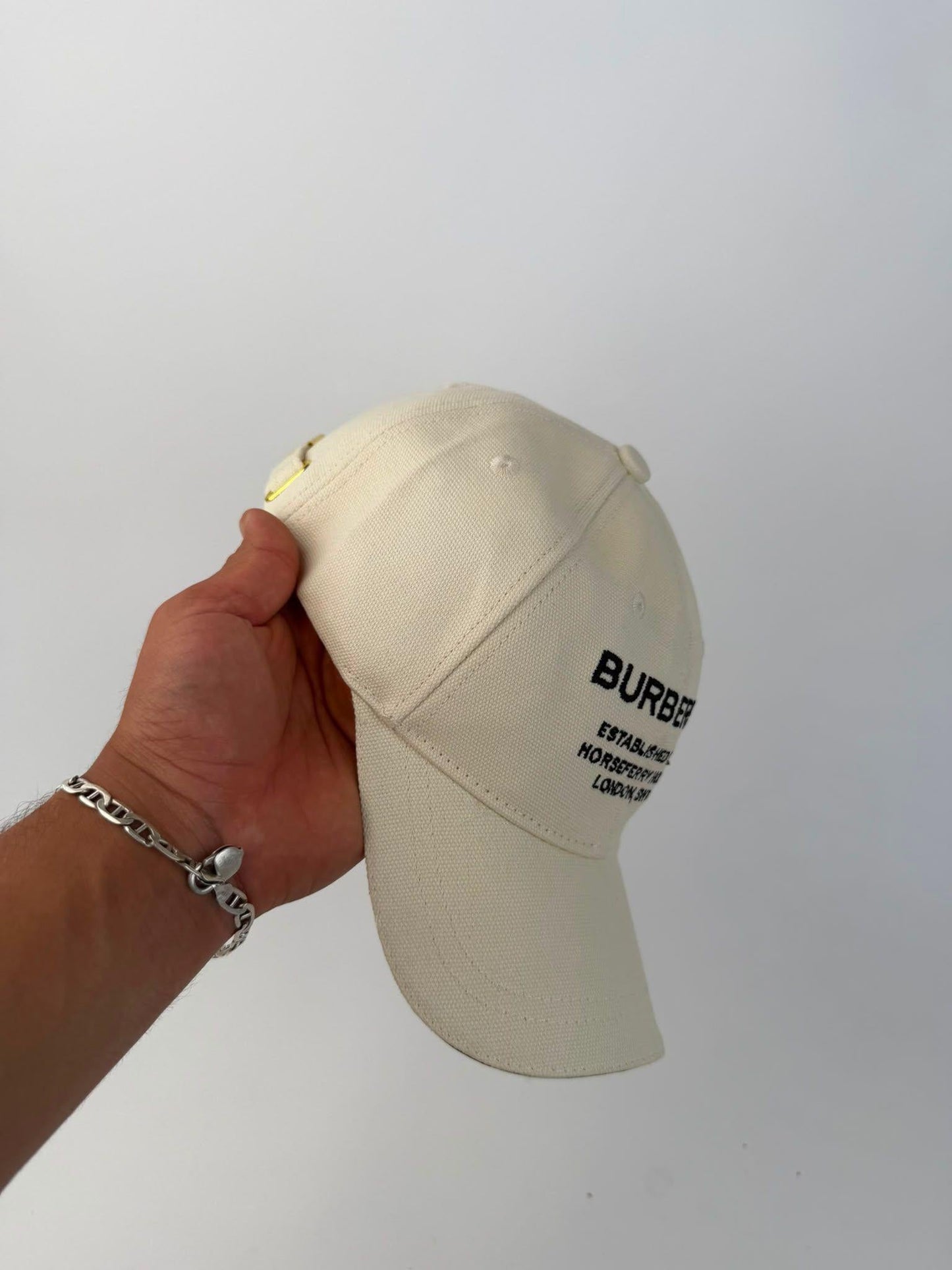 GORRA BURBERRY - M8