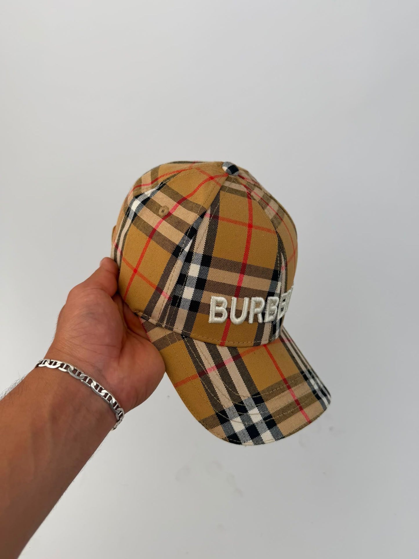 GORRA BURBERRY - M6