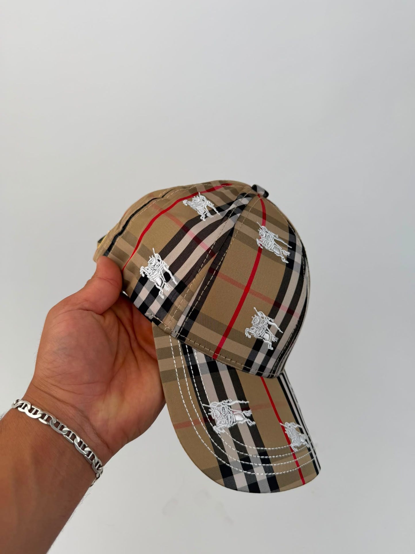 GORRA BURBERRY - M4