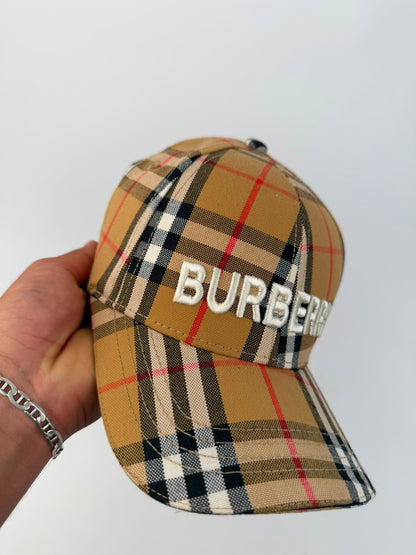 GORRA BURBERRY - M6