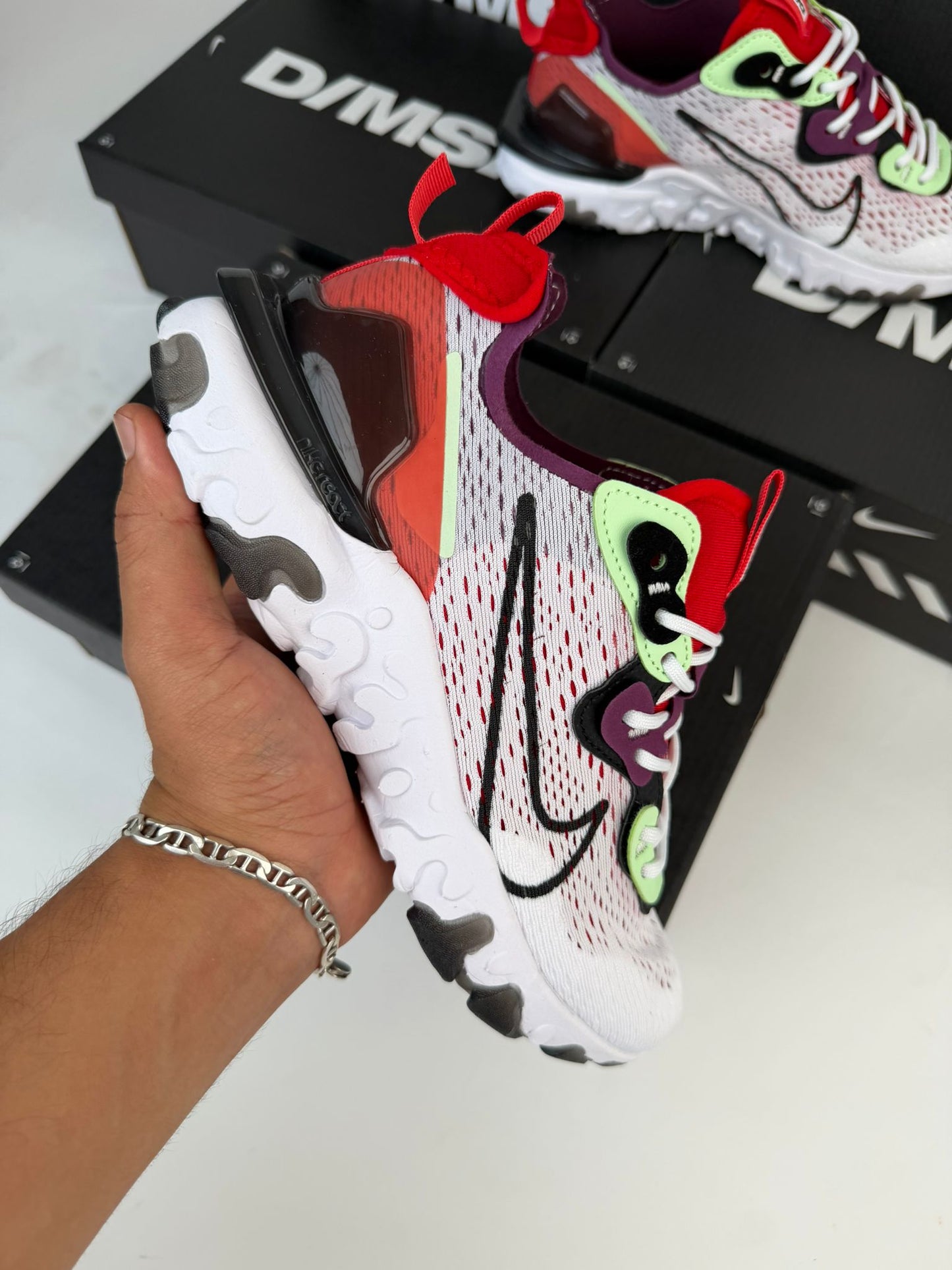 NIKE REACT VISION - M5